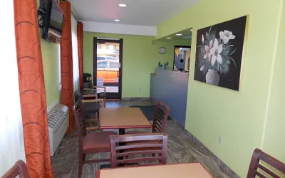 Photo 3 - Apex Inn