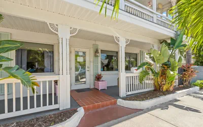 Photo 4 - Stunning 2BR Suite, Just Steps to the Beach