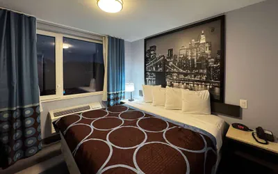 Photo 5 - Super 8 by Wyndham Brooklyn Fulton Street/Broadway Junction