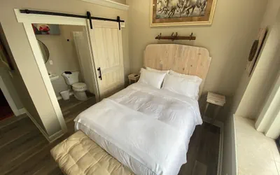 Photo 4 - The Roanoke Hotel