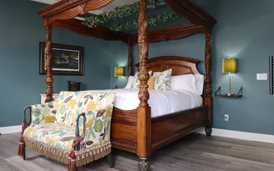 Photo 5 - The Roanoke Hotel