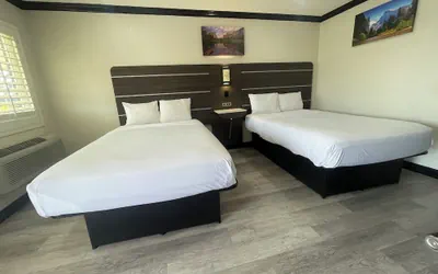 Photo 2 - Escondido Lodge