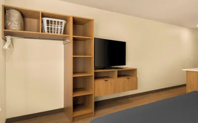 Photo 4 - LivAway Suites- Missoula