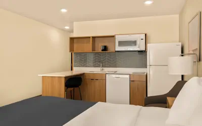 Photo 5 - LivAway Suites- Missoula