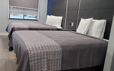 Photo 3 - Platinum inn