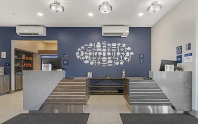 Photo 5 - Best Western Plus Marquette Hotel & Suites