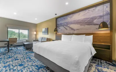 Photo 2 - Best Western Plus Marquette Hotel & Suites