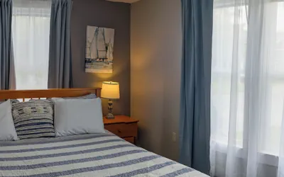 Photo 4 - Newly Renovated Acadia Apartment Maple Street
