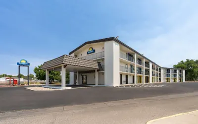 Photo 2 - Days Inn by Wyndham Farmington NM