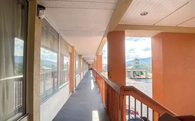 Photo 4 - OYO Hotel Harriman near I-40