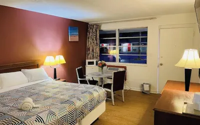 Photo 3 - Regent Motel