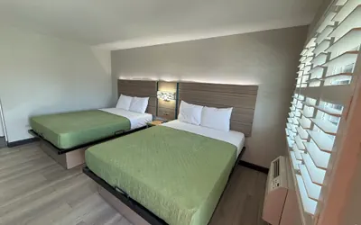 Photo 4 - Rosemead Motel