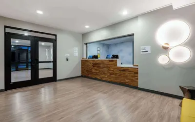 Photo 2 - ECHO Suites Extended Stay by Wyndham Madison