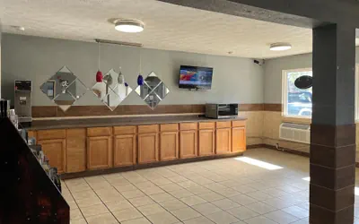 Photo 3 - Studio 6 Suites Hurricane, Wv