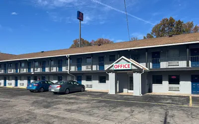 Photo 2 - Studio 6 Suites Hurricane, Wv