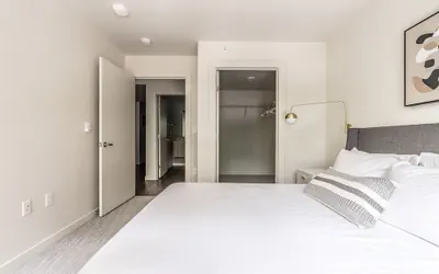 Photo 4 - Sophari Downtown: Bellevue Apartments
