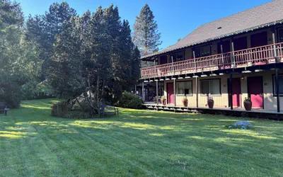 Photo 2 - Discovery Inn