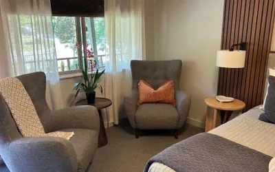 Photo 4 - Discovery Inn