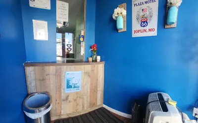 Photo 4 - Plaza Motel