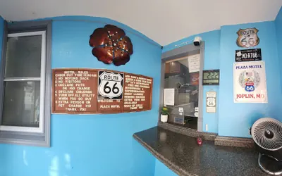 Photo 5 - Plaza Motel