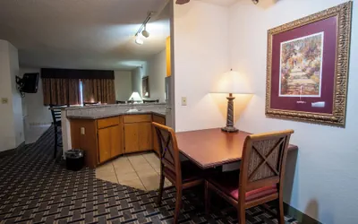 Photo 2 - Blue Way Inn & Suites Minneapolis Airport Eagan - Mall of America