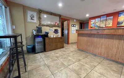 Photo 2 - Canyon Inn