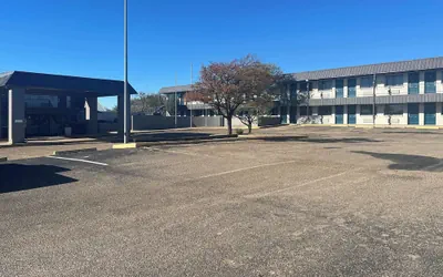 Photo 2 - Studio 6 Borger, Tx – Boom Town