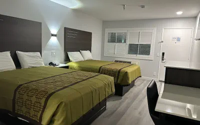 Photo 3 - Beach Inn - A Huntington Beach Motel