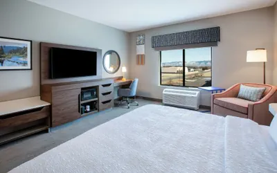 Photo 3 - Hampton Inn & Suites La Grande, Or
