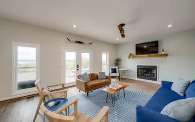 Photo 4 - 5 King 3 5b Firepit Nearby Pickleball Opens Feb 25 Lvl2 EV Charger Pool w Lake Views