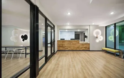 Photo 5 - ECHO Suites Extended Stay by Wyndham Richmond West