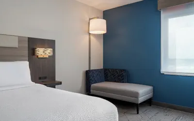 Photo 2 - Holiday Inn Express & Suites Linden – Newark South by IHG