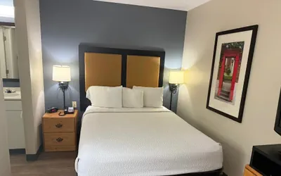 Photo 2 - MainStay Suites Washington Dulles Airport