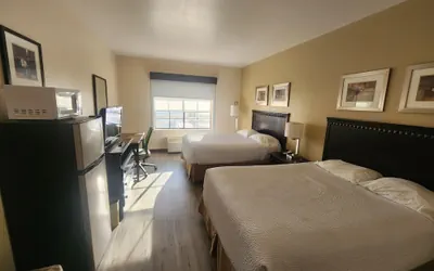 Photo 5 - CASH REWARDS INN & SUITES