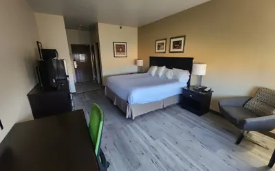Photo 3 - CASH REWARDS INN & SUITES