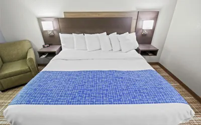 Photo 5 - GrandStay Hotel & Suites
