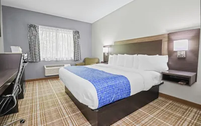 Photo 4 - GrandStay Hotel & Suites