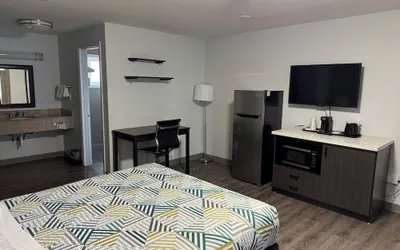 Photo 4 - Studio 6 Suites Vancouver, Wa - Waterfront