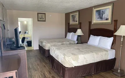 Photo 4 - Economy Hotel Montgomery