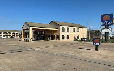 Photo 2 - Executive inn & Suites