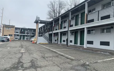 Photo 2 - Domino Motel