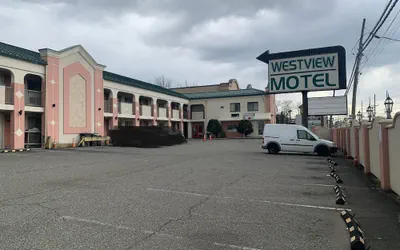 Photo 2 - Westview Motel