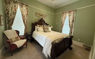 Photo 4 - The Judge's Chambers