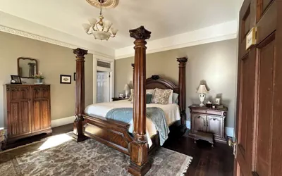 Photo 5 - The Judge's Chambers