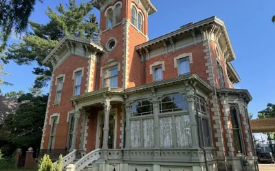 Photo 2 - Upjohn House Inn