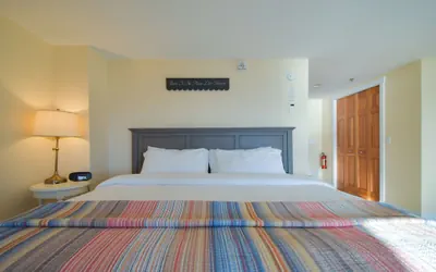 Photo 5 - Lakeshore Lodges