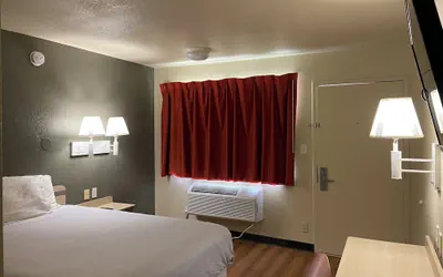 Photo 4 - AMERICAN INN