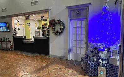 Photo 3 - Contessa Inn