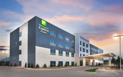 Photo 2 - Holiday Inn Express & Suites Waco Downtown by IHG