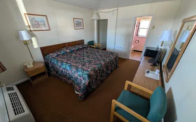 Photo 4 - Relax Inn